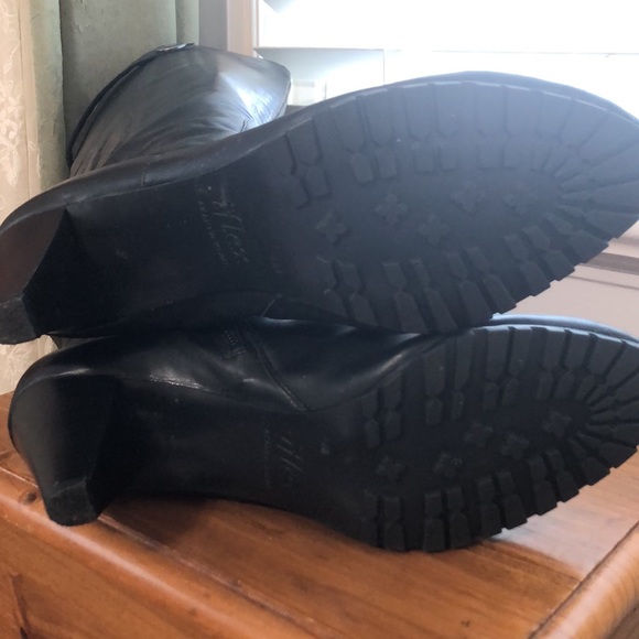 Anne Klein boot - Picture 7 of 9